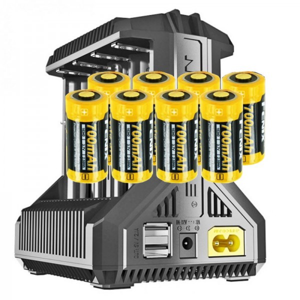8 stk. CR123 Et Li-ion batteri med 3,7 volt, 760mAh og 8x hurtig oplader