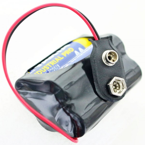 6 Volt batteripakke, bestående af fire Varta-batterier, inklusive stik