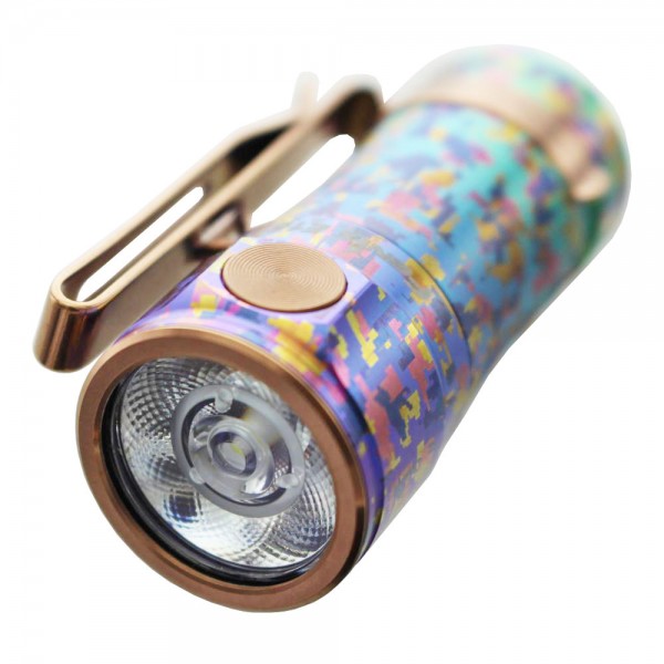 Fenix E16 Ti Titanium LED lommelygte, farve Galaxy-Blue med li-ion batteri og micro-USB opladning kabel